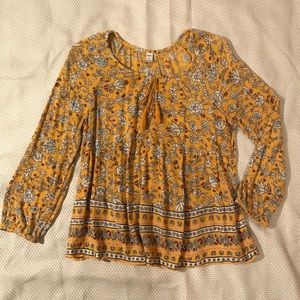 Super Adorable Old Navy Yellow Flowy Blouse